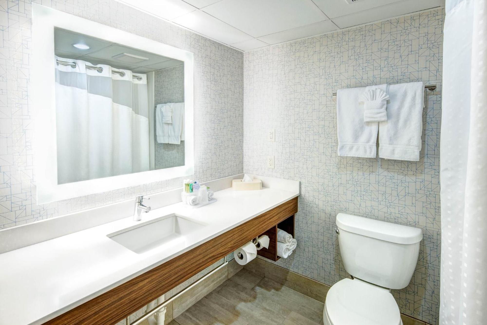 Holiday Inn Express Woodbridge By Ihg Avenel Ngoại thất bức ảnh