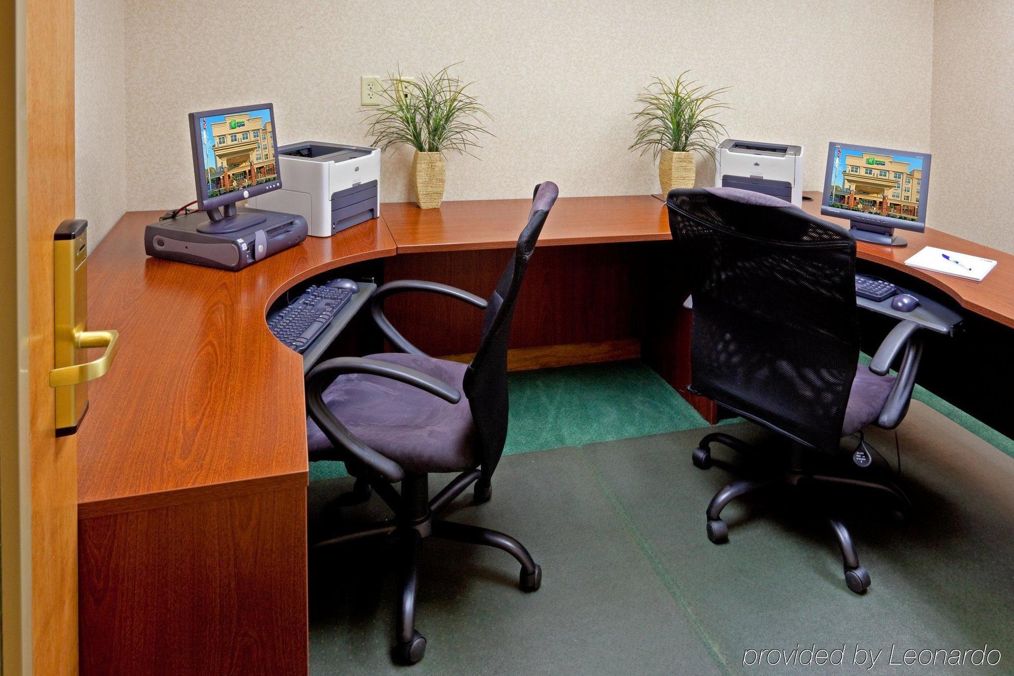 Holiday Inn Express Woodbridge By Ihg Avenel Ngoại thất bức ảnh